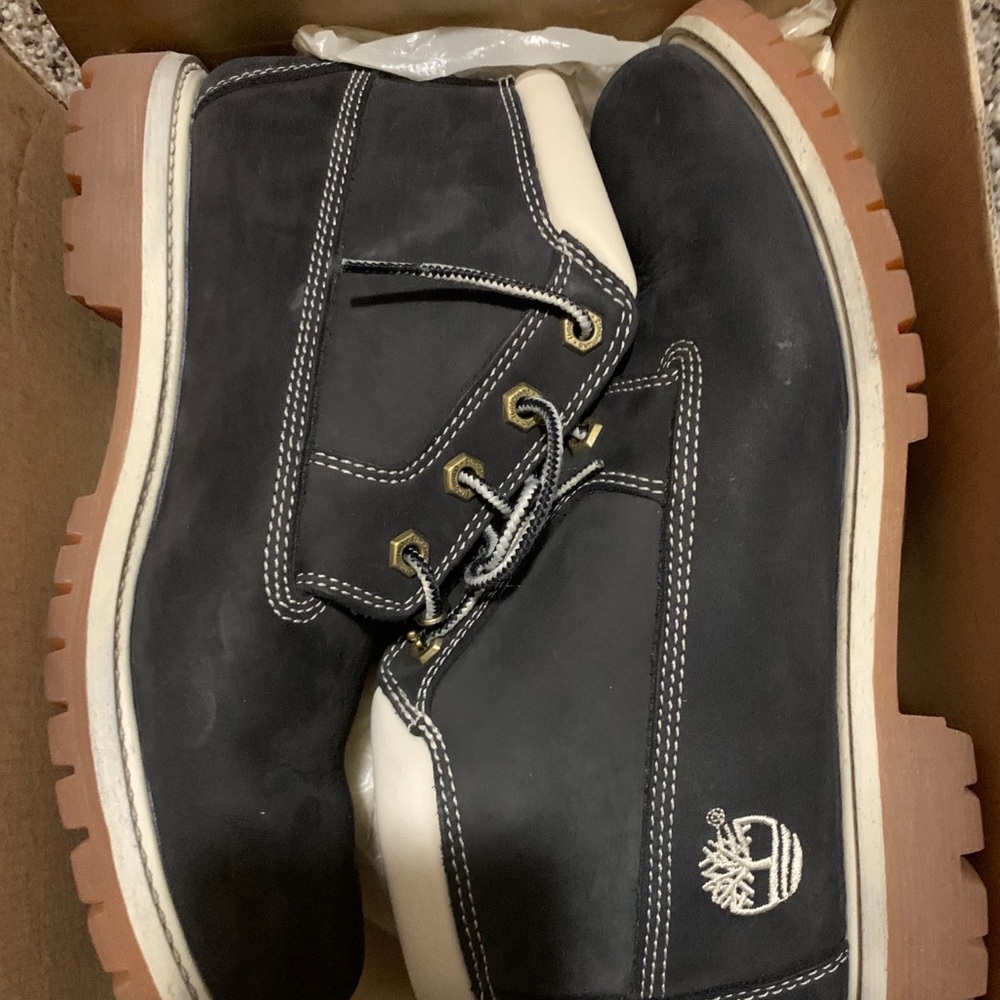 Black timberland boots